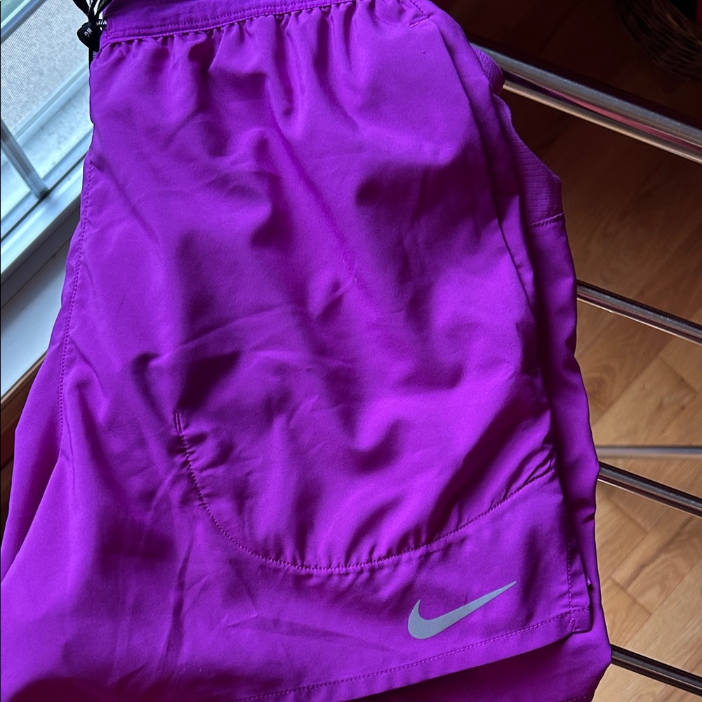 Nike shorts men’s medium